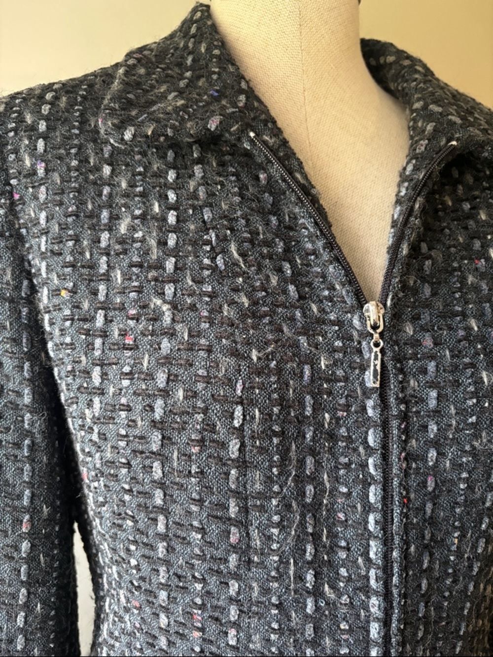 HOLT RENFREW vintage wool skirt suit - Picture 5 of 11